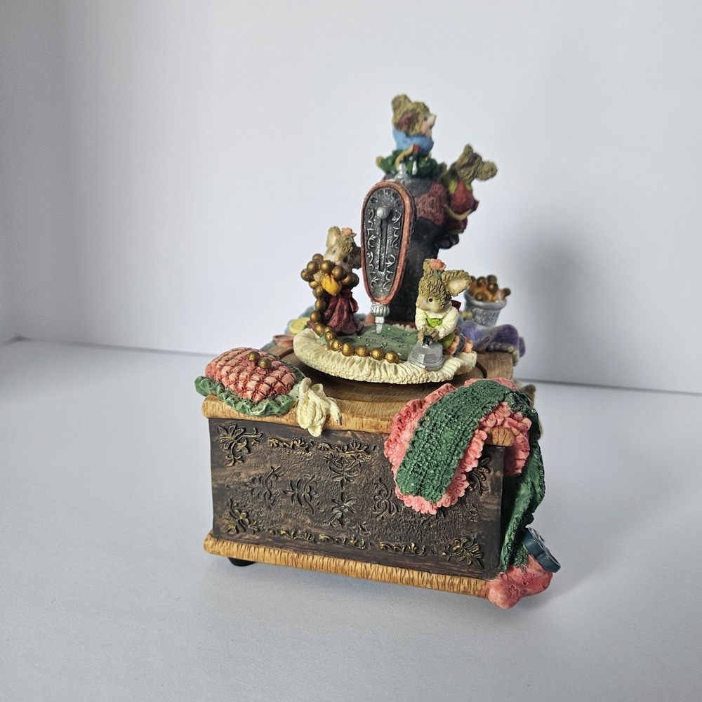Sewing Machine Mice Animated Music Bx "My Favorite Things" VTG Resin Working - Picture 3 of 5